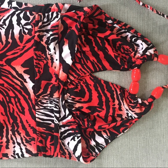 NEW Guess Halter Top - Picture 6 of 8